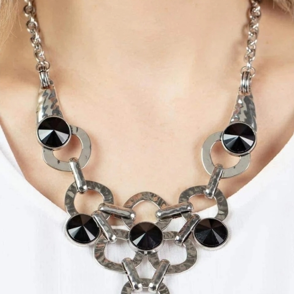 The Karla Paparazzi 2016 Zi Collection Silver Necklace and Earring SET